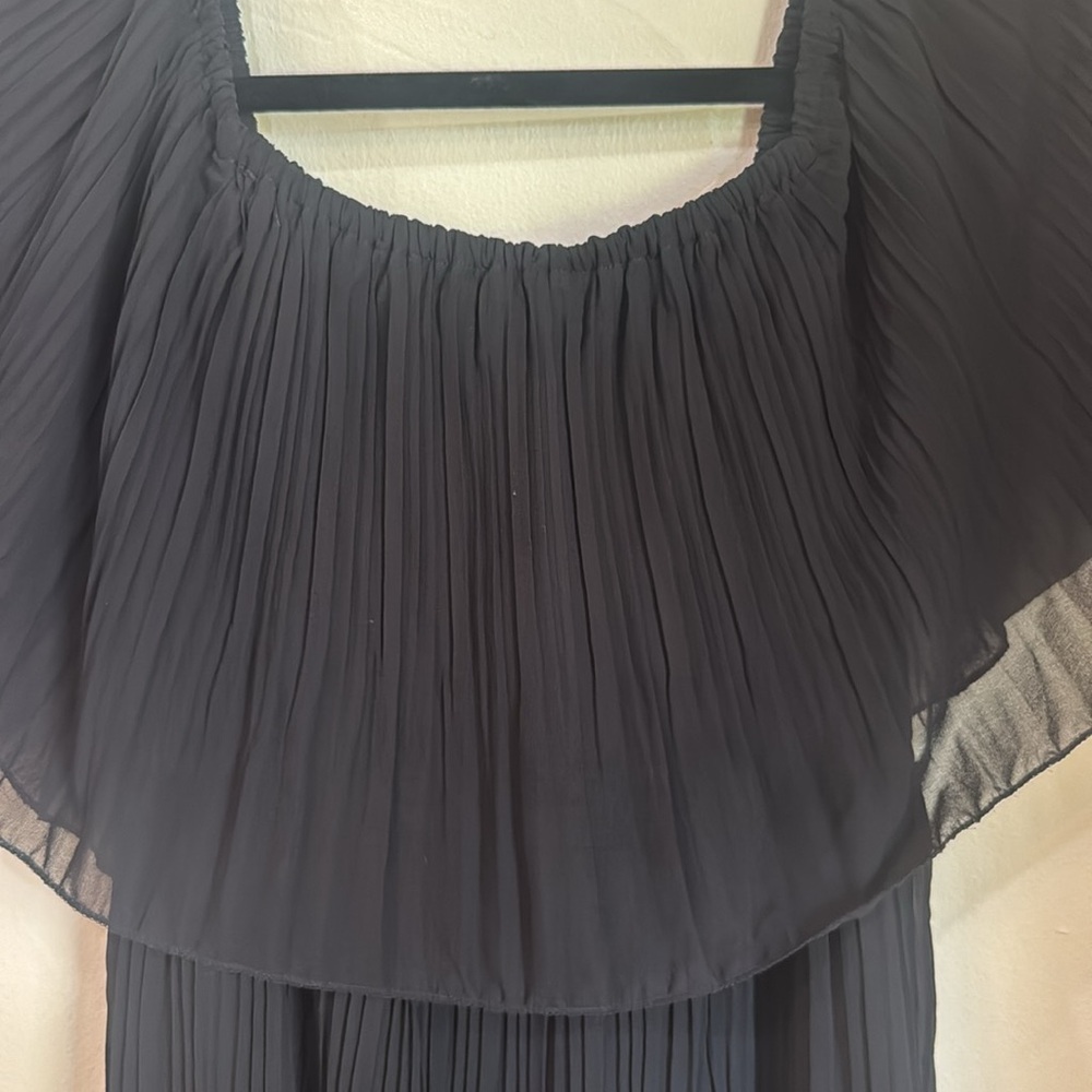 Off-Shoulder Tiered Black Midi Dress - Picture 9 of 9